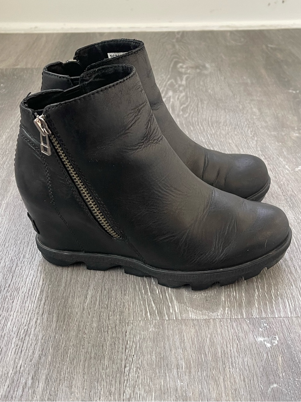 Sorel Joan Rhapsody Zip Wedge Ankle Boots Size 7.5